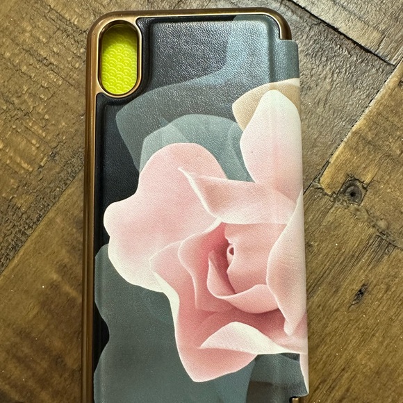 GORGEOUS Ted Baker Mirrored iPhone Case X/XS - Picture 2 of 8